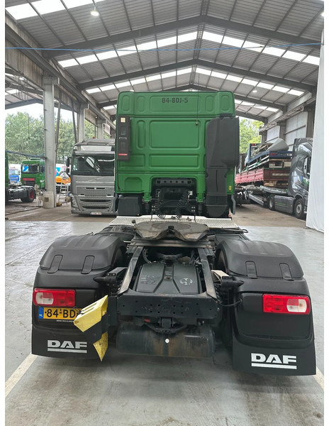 DAF XF 106.440 SPACECAB /ADR /INTARDER/STANDAIRCO - Sattelzugmaschine: das Bild 4 DAF XF 106.440 SPACECAB /ADR /INTARDER/STANDAIRCO - Sattelzugmaschine: das Bild 4