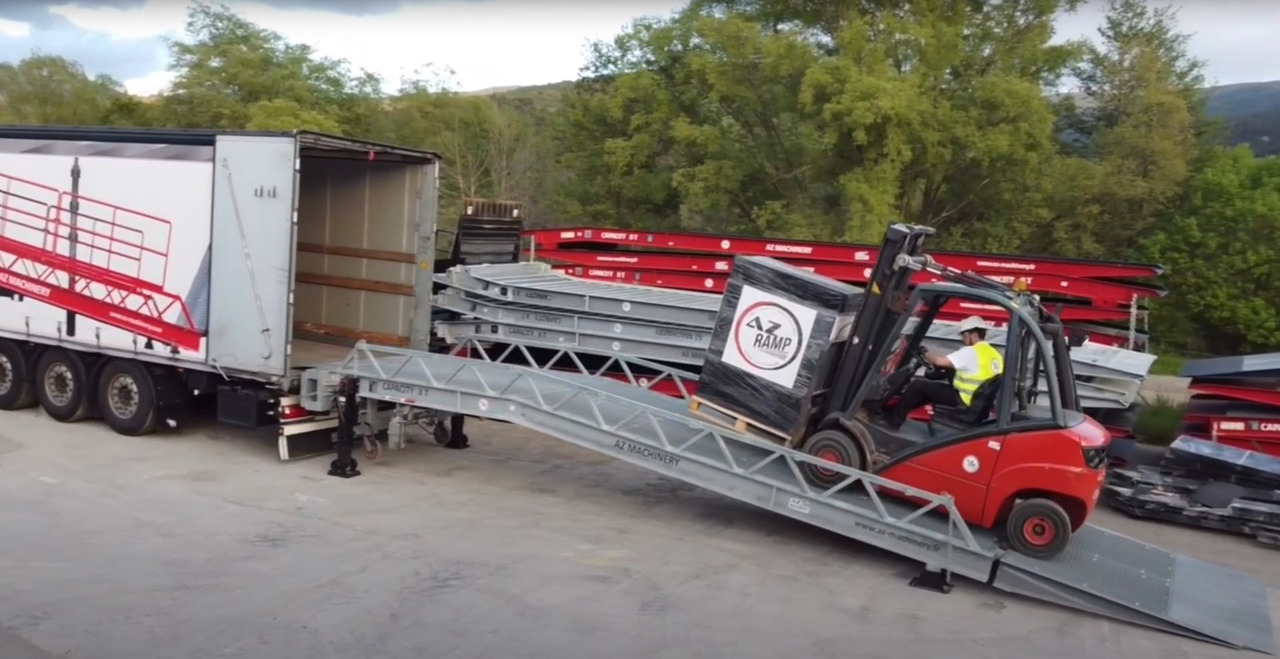 Loading Ramp with with hydraulic tilting bridge - AZ RAMP - STAR- 12T FULL GALVA - Verladerampe: das Bild 5 Loading Ramp with with hydraulic tilting bridge - AZ RAMP - STAR- 12T FULL GALVA - Verladerampe: das Bild 5