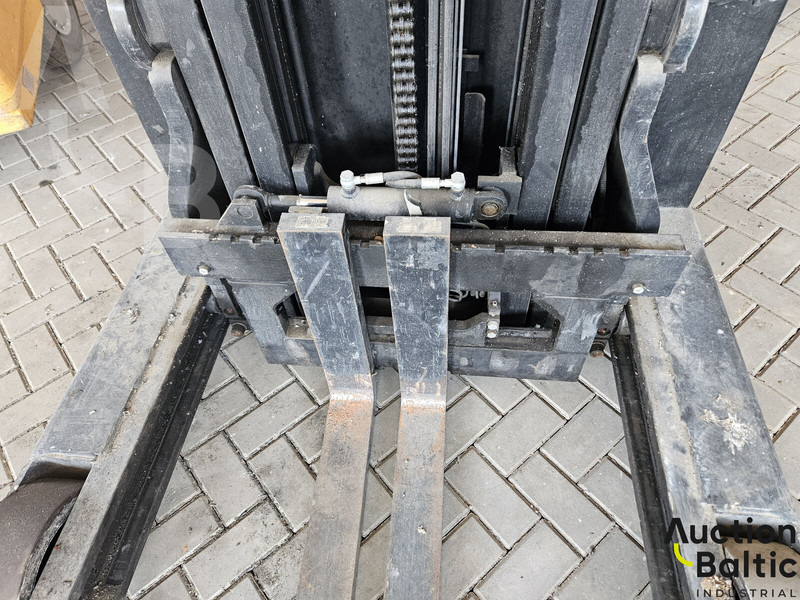 Schubmaststapler BT RRE 140B: das Bild 11