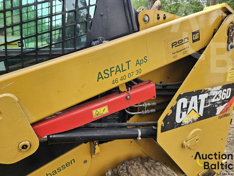 Kompaktlader Caterpillar 236 D: das Bild 14