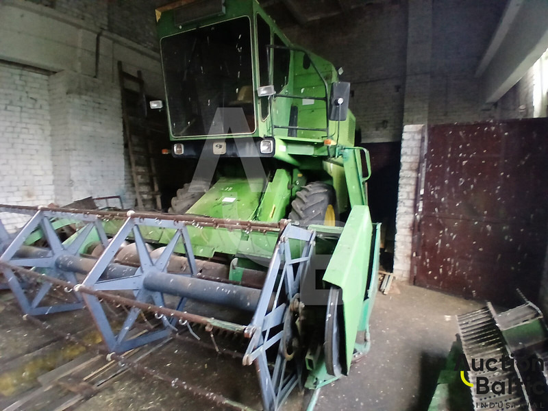 John Deere 1055 - Mähdrescher: das Bild 3 John Deere 1055 - Mähdrescher: das Bild 3