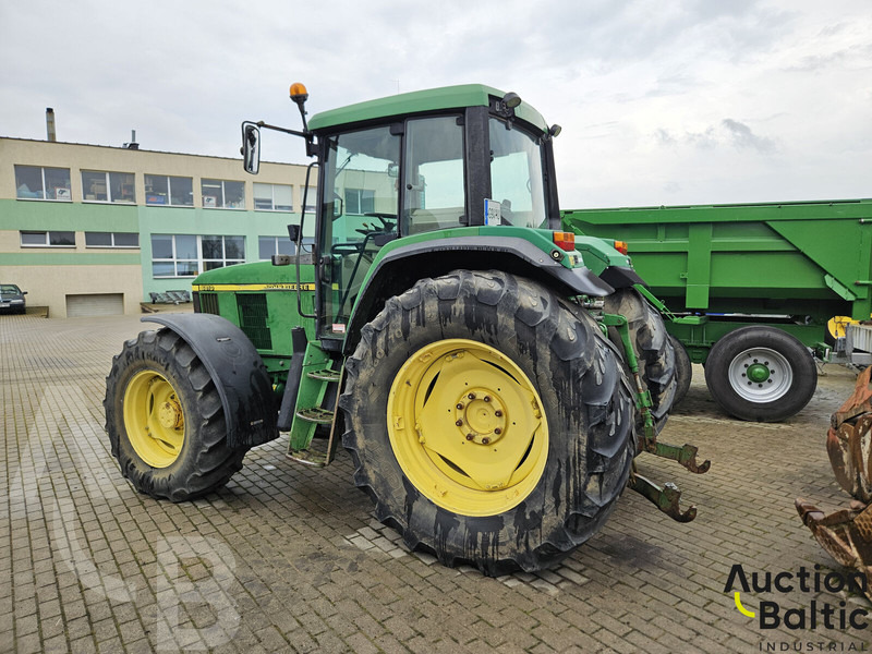 John Deere 6810 - Traktor: das Bild 3 John Deere 6810 - Traktor: das Bild 3