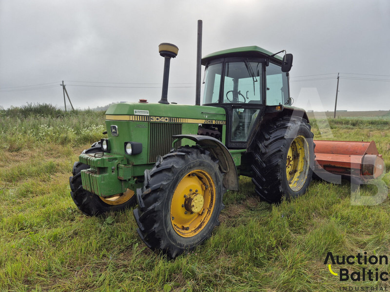 John Deere MFWD - Traktor: das Bild 2 John Deere MFWD - Traktor: das Bild 2