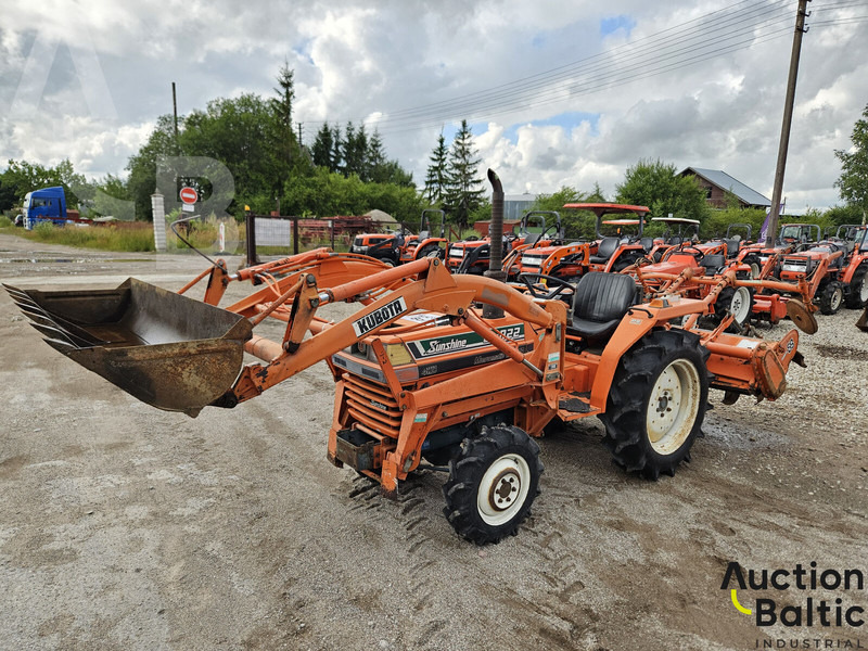 Kubota L1-R22 - Traktor: das Bild 1 Kubota L1-R22 - Traktor: das Bild 1