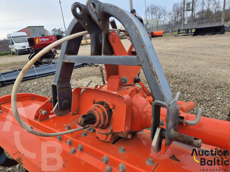 Kubota R 15T - Kreiselegge: das Bild 5 Kubota R 15T - Kreiselegge: das Bild 5