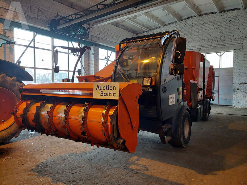 Kuhn SPW 14 Compact - Fütterungstechnik: das Bild 2 Kuhn SPW 14 Compact - Fütterungstechnik: das Bild 2