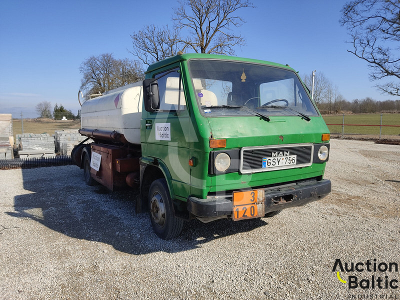 MAN 8.136 - Tankwagen: das Bild 2 MAN 8.136 - Tankwagen: das Bild 2