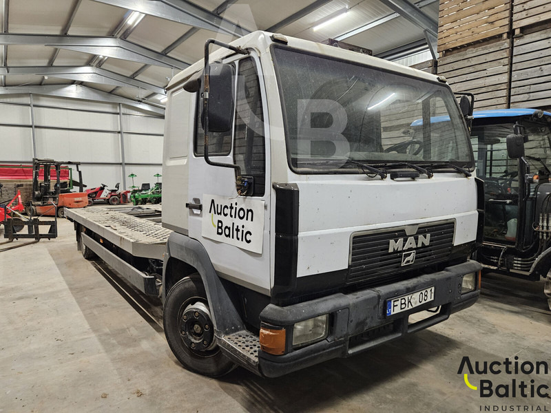 MAN 8.224 - Autotransporter LKW: das Bild 1 MAN 8.224 - Autotransporter LKW: das Bild 1