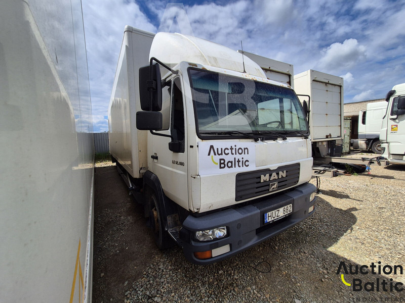 MAN LE12.180 - Koffer LKW: das Bild 2 MAN LE12.180 - Koffer LKW: das Bild 2