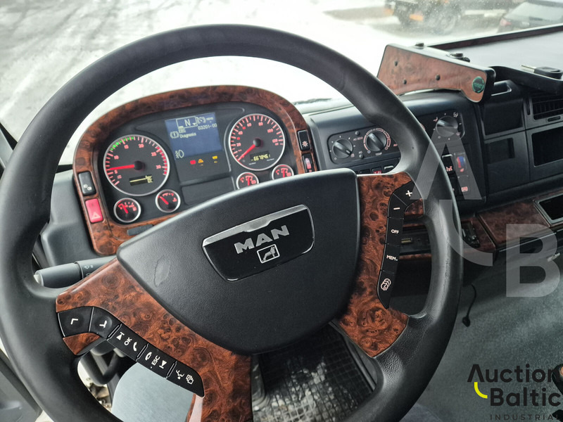 Fahrmischer MAN TGA26.480 6X4 BL: das Bild 9