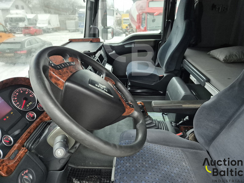 Fahrmischer MAN TGA26.480 6X4 BL: das Bild 6