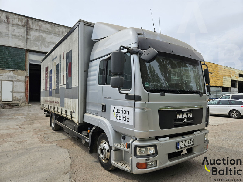 MAN TGL8.250 - Plane LKW: das Bild 1 MAN TGL8.250 - Plane LKW: das Bild 1