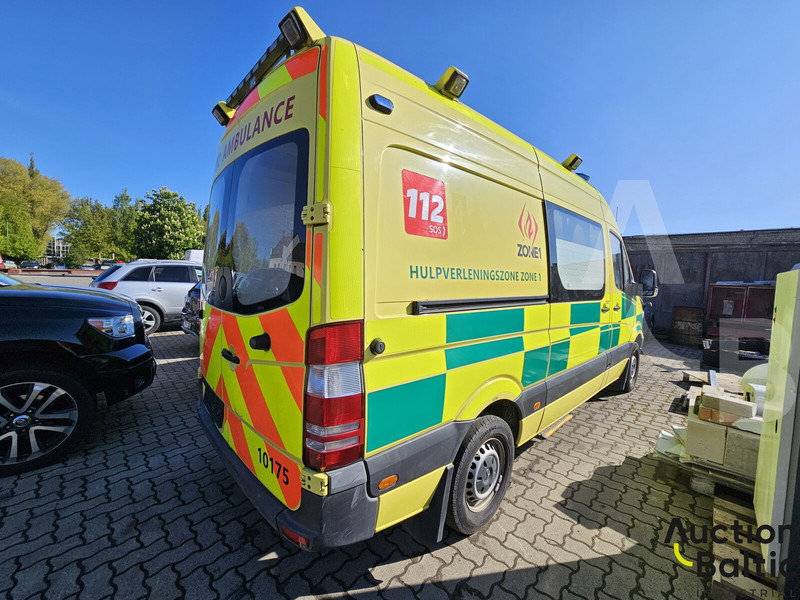 Mercedes-Benz Sprinter 316 CDI - Krankenwagen: das Bild 4 Mercedes-Benz Sprinter 316 CDI - Krankenwagen: das Bild 4