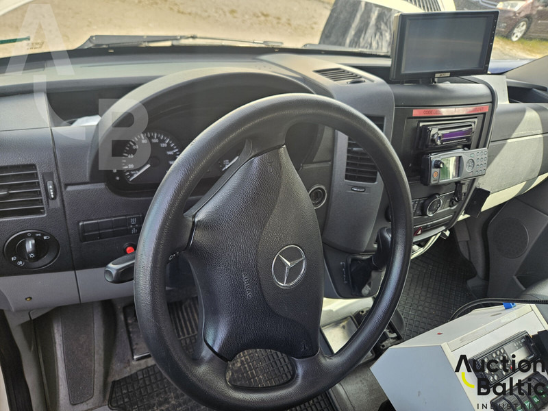 Krankenwagen Mercedes-Benz Sprinter: das Bild 6