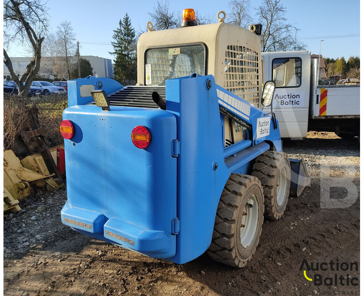 Messersi SL-45 - Kompaktlader: das Bild 3 Messersi SL-45 - Kompaktlader: das Bild 3