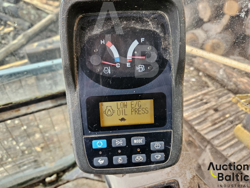 Kettenbagger New Holland E 145: das Bild 20