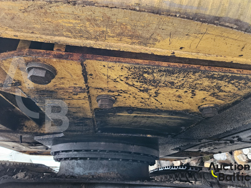 Kettenbagger New Holland E 145: das Bild 16