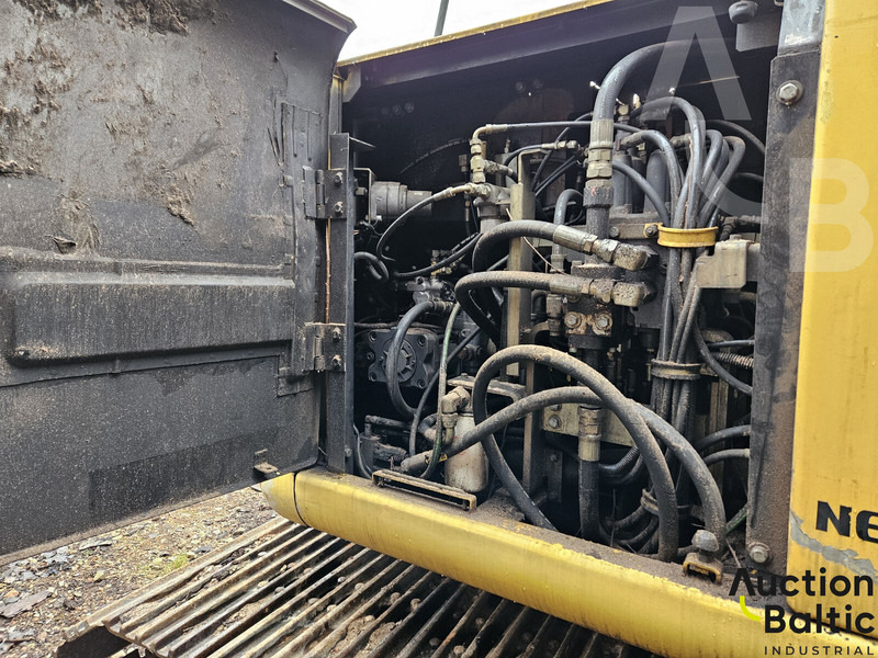 Kettenbagger New Holland E 145: das Bild 12