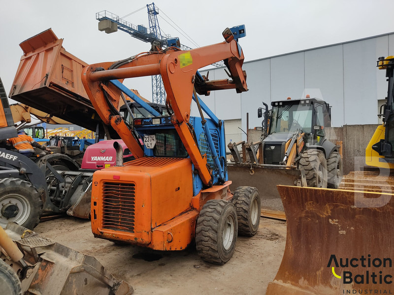 New Holland LS 185 B - Kompaktlader: das Bild 4 New Holland LS 185 B - Kompaktlader: das Bild 4