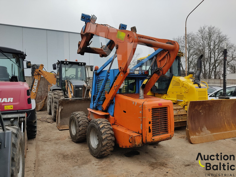 New Holland LS 185 B - Kompaktlader: das Bild 3 New Holland LS 185 B - Kompaktlader: das Bild 3