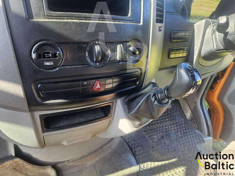 Kipper Transporter Volkswagen Crafter: das Bild 8
