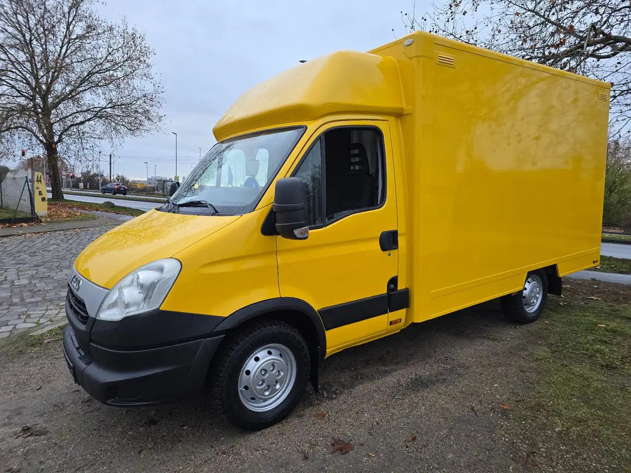 Iveco Daily/ Regalsystem/Luftfeder/KURZ/1. Hand - Koffer Transporter: das Bild 3 Iveco Daily/ Regalsystem/Luftfeder/KURZ/1. Hand - Koffer Transporter: das Bild 3