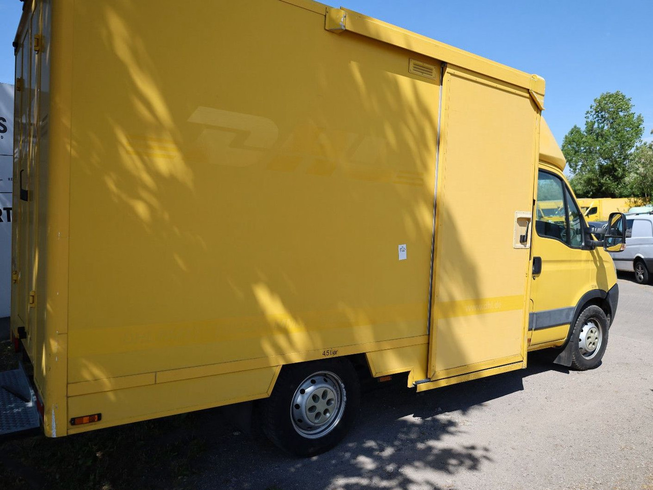 Iveco Daily/ Regalsystem/Luftfeder/KURZ - Koffer Transporter: das Bild 4 Iveco Daily/ Regalsystem/Luftfeder/KURZ - Koffer Transporter: das Bild 4