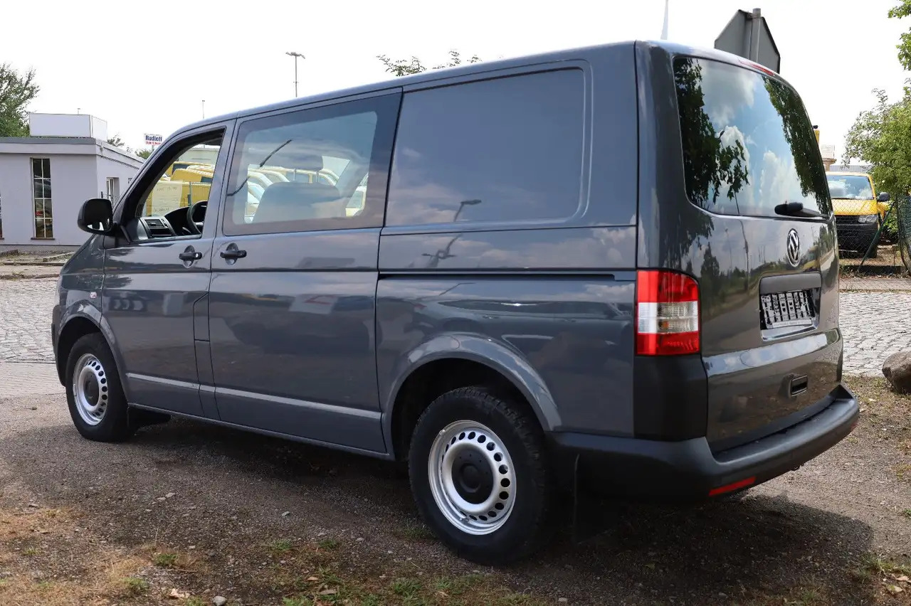 Volkswagen T5 Transporter Kasten-Kombi 2.0 TDI/EU5/5-Sitze - PKW: das Bild 4 Volkswagen T5 Transporter Kasten-Kombi 2.0 TDI/EU5/5-Sitze - PKW: das Bild 4