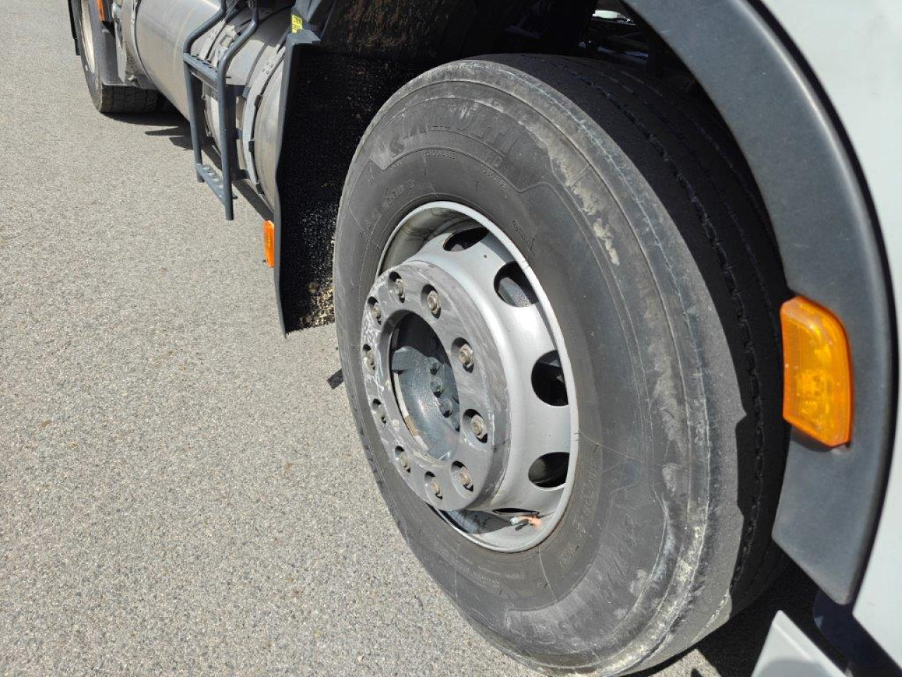 IVECO Stralis AS440S46T/P2LNG Euro6 Intarder Klima - Sattelzugmaschine: das Bild 3 IVECO Stralis AS440S46T/P2LNG Euro6 Intarder Klima - Sattelzugmaschine: das Bild 3