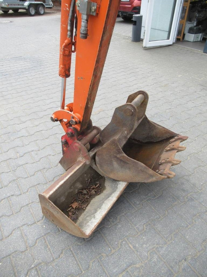 Hitachi ZX 18-3 CLR - Minibagger: das Bild 4 Hitachi ZX 18-3 CLR - Minibagger: das Bild 4