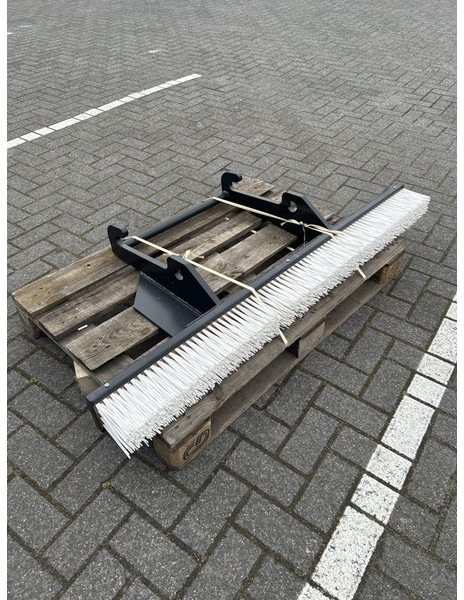 Tobroco Veegborstel 150 cm Giant aanspan - Kehrbesen für Baumaschine: das Bild 4 Tobroco Veegborstel 150 cm Giant aanspan - Kehrbesen für Baumaschine: das Bild 4