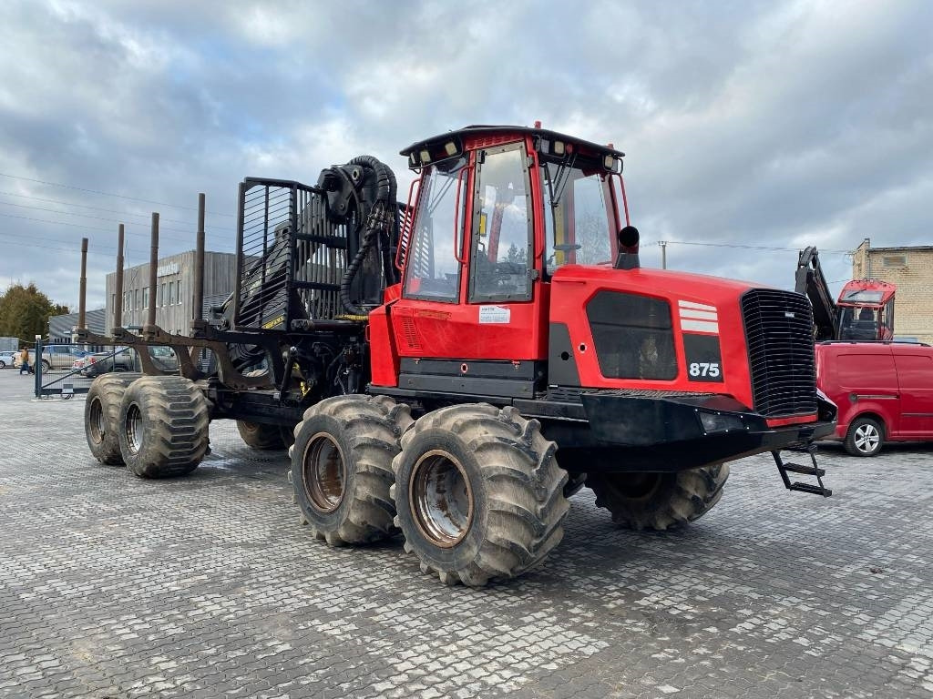KOMATSU 875 - Forwarder: das Bild 2 KOMATSU 875 - Forwarder: das Bild 2