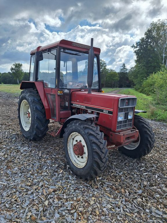IHC 833 Allrad Kabine IHC 833 Allrad Kabine - Traktor: das Bild 3 IHC 833 Allrad Kabine IHC 833 Allrad Kabine - Traktor: das Bild 3