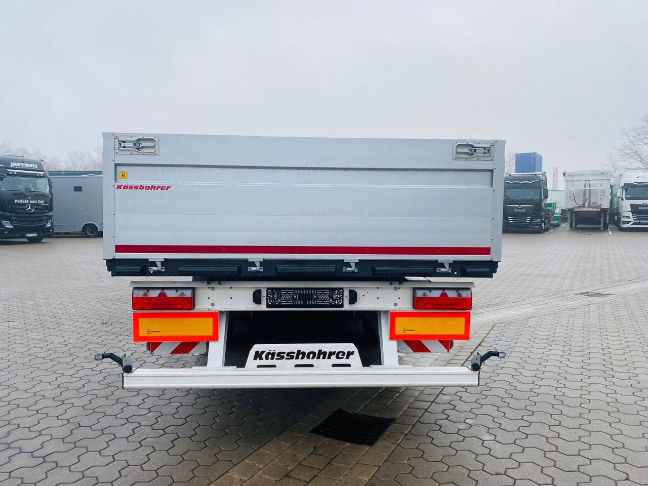 Kässbohrer Bordwandauflieger Twistlocks - Pritschenauflieger/ Plattformauflieger: das Bild 5 Kässbohrer Bordwandauflieger Twistlocks - Pritschenauflieger/ Plattformauflieger: das Bild 5