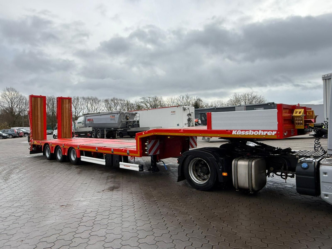 Kässbohrer K.SLS 3 / 0N 18/30 Tieflader mit hydr. Rampen - Tieflader Auflieger: das Bild 4 Kässbohrer K.SLS 3 / 0N 18/30 Tieflader mit hydr. Rampen - Tieflader Auflieger: das Bild 4