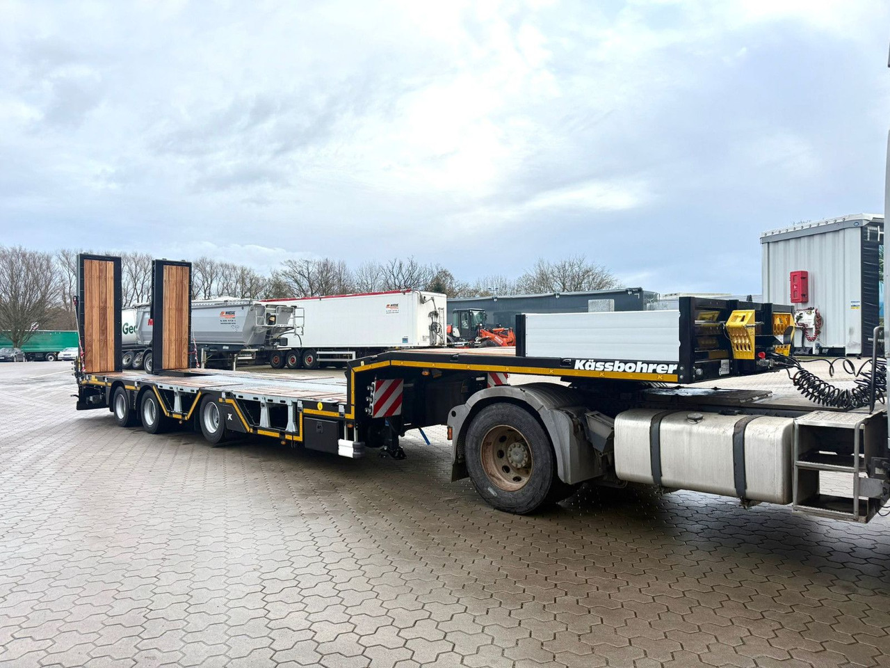 Kässbohrer SLAR3 Tele Tiefbett Radmulden metallisiert - Tieflader Auflieger: das Bild 4 Kässbohrer SLAR3 Tele Tiefbett Radmulden metallisiert - Tieflader Auflieger: das Bild 4