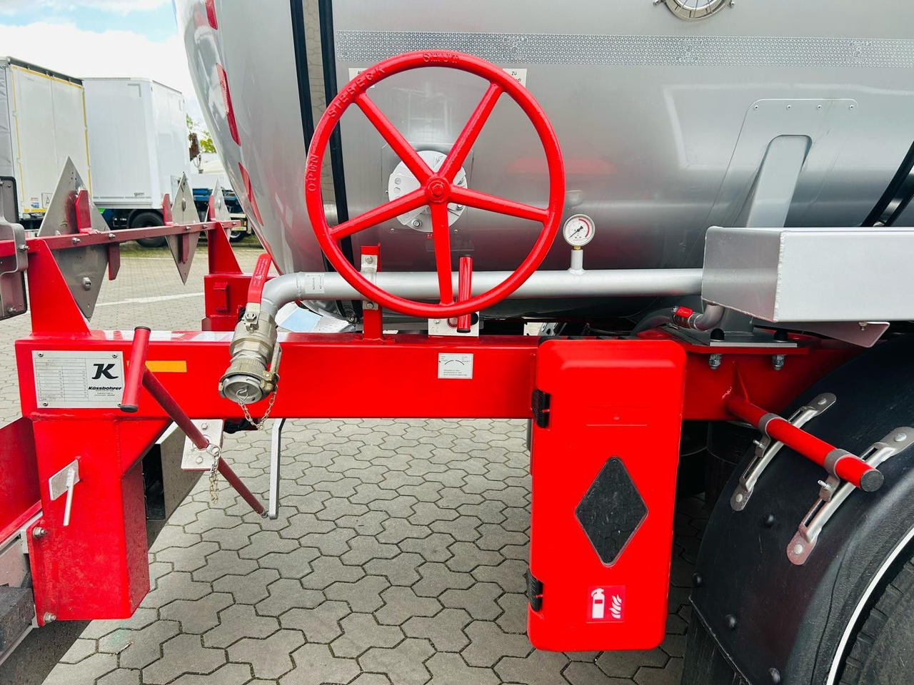 Kässbohrer STS.SS Edelstahl Tankauflieger Bitumen 32m³ - Tankauflieger: das Bild 5 Kässbohrer STS.SS Edelstahl Tankauflieger Bitumen 32m³ - Tankauflieger: das Bild 5