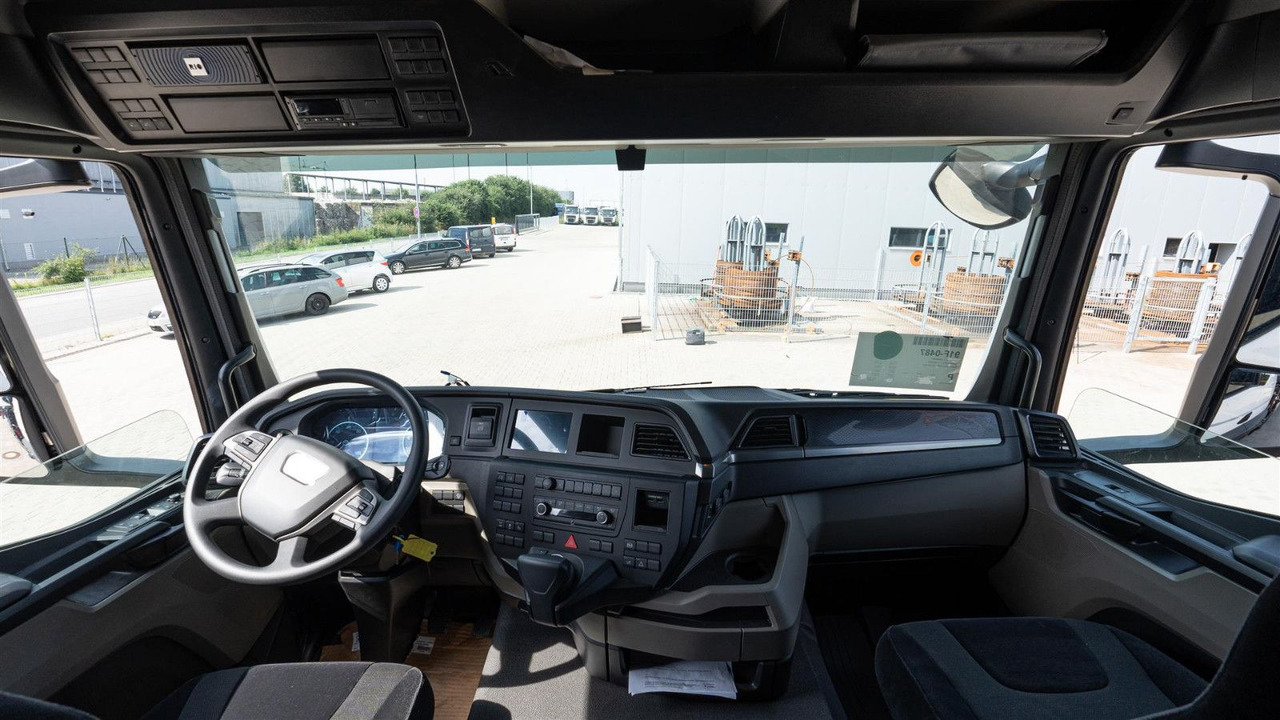 MAN 35.470 8x2 Kran F710 RA2.26 - LKW, Autokran: das Bild 3 MAN 35.470 8x2 Kran F710 RA2.26 - LKW, Autokran: das Bild 3