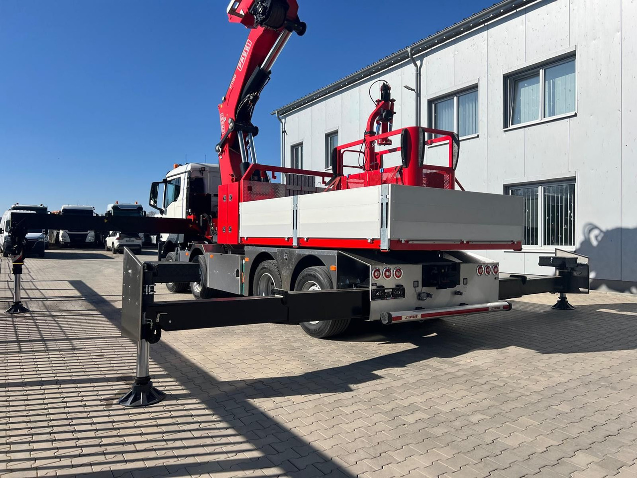 MAN 8x4 mit F1150RA.2.28 L616 Winde, 2.per. Korb - Pritsche LKW, Autokran: das Bild 3 MAN 8x4 mit F1150RA.2.28 L616 Winde, 2.per. Korb - Pritsche LKW, Autokran: das Bild 3