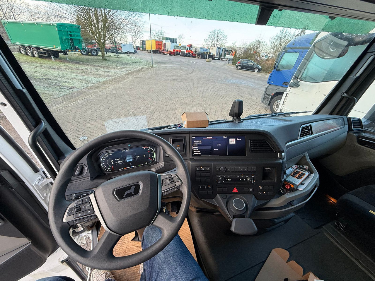 MAN Baumaschinen- Arbeitsbühnentransporter Rampen - Abschleppwagen: das Bild 4 MAN Baumaschinen- Arbeitsbühnentransporter Rampen - Abschleppwagen: das Bild 4