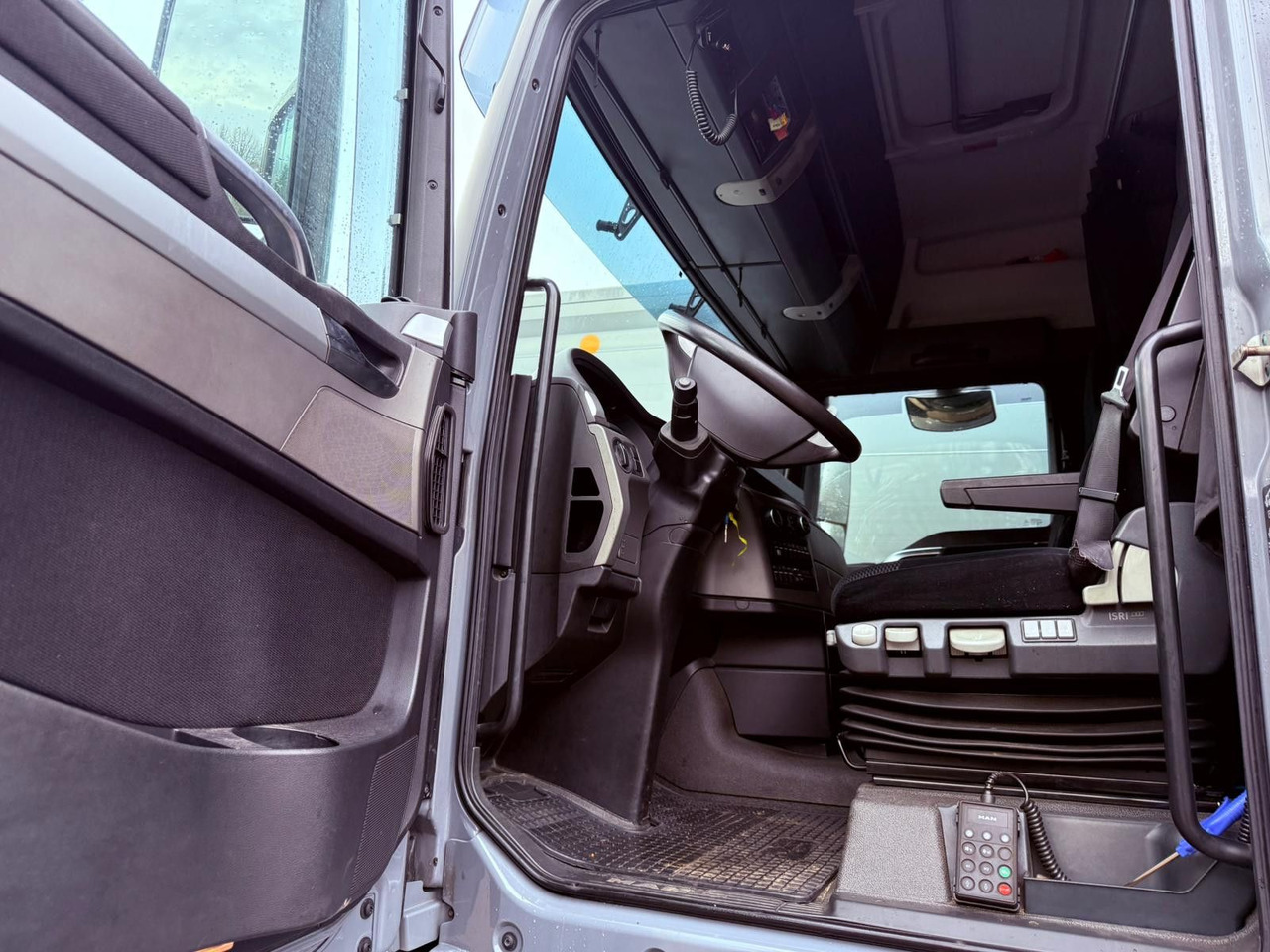 MAN TGX 18.440 LL Volumen LKW mit Staplerhalterung MAN TGX 18.440 LL Volumen LKW mit Staplerhalterung - Plane LKW: das Bild 5 MAN TGX 18.440 LL Volumen LKW mit Staplerhalterung MAN TGX 18.440 LL Volumen LKW mit Staplerhalterung - Plane LKW: das Bild 5