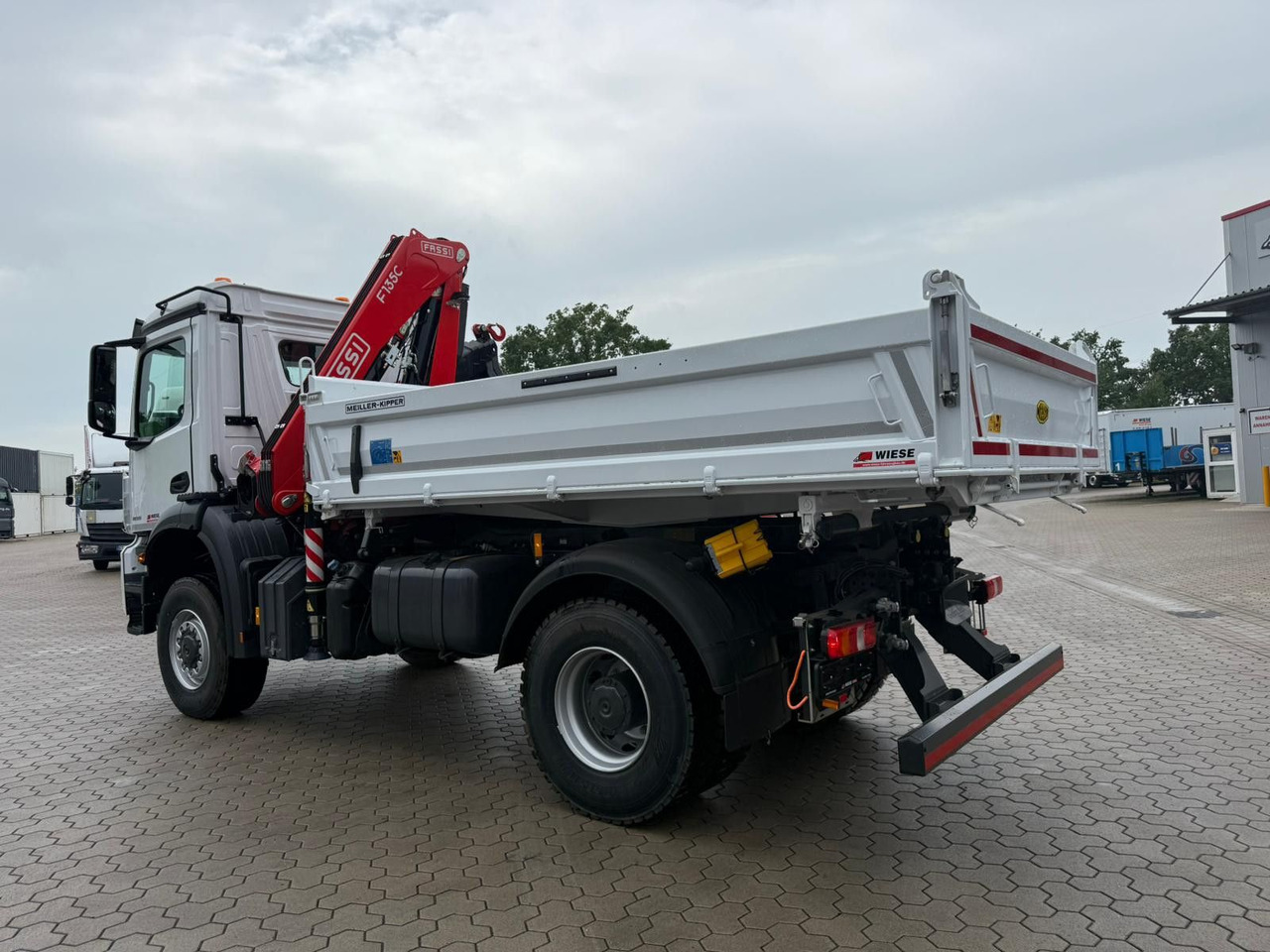 Mercedes-Benz Arocs 1835 4x2 Meiller Fassi F135 Kran Kipper - Autokran: das Bild 4 Mercedes-Benz Arocs 1835 4x2 Meiller Fassi F135 Kran Kipper - Autokran: das Bild 4