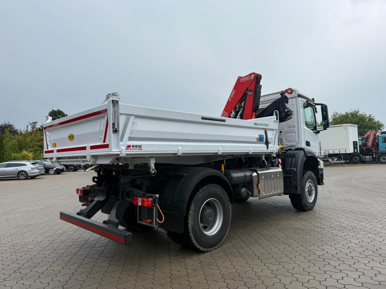 Mercedes-Benz Arocs 1835 4x2 Meiller Fassi F135 Kran Kipper - Autokran: das Bild 3 Mercedes-Benz Arocs 1835 4x2 Meiller Fassi F135 Kran Kipper - Autokran: das Bild 3