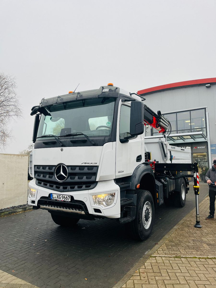 Mercedes-Benz Arocs 1835 4x4 Meiller Fassi Kran Kipper - Kipper, Autokran: das Bild 3 Mercedes-Benz Arocs 1835 4x4 Meiller Fassi Kran Kipper - Kipper, Autokran: das Bild 3