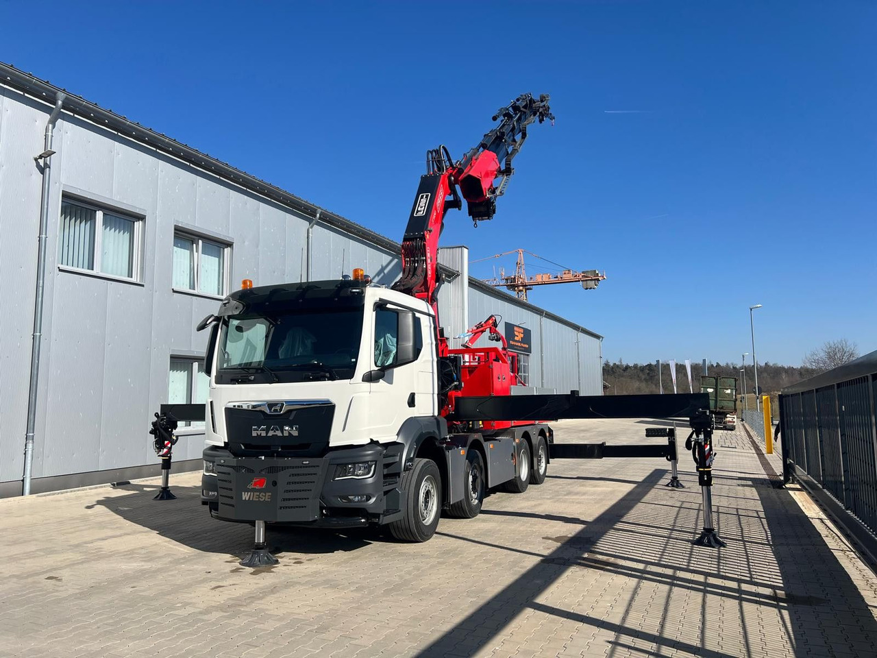 MAN 8x4 Hydro mit F1150 inkl Jib und Winde Korb - Sattelzugmaschine: das Bild 1 MAN 8x4 Hydro mit F1150 inkl Jib und Winde Korb - Sattelzugmaschine: das Bild 1