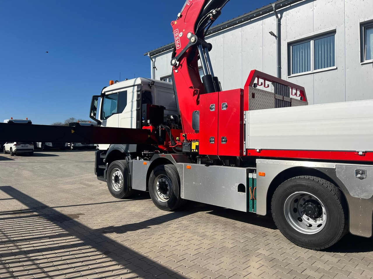 MAN 8x4 Hydro mit F1150 inkl Jib und Winde Korb - Sattelzugmaschine: das Bild 4 MAN 8x4 Hydro mit F1150 inkl Jib und Winde Korb - Sattelzugmaschine: das Bild 4