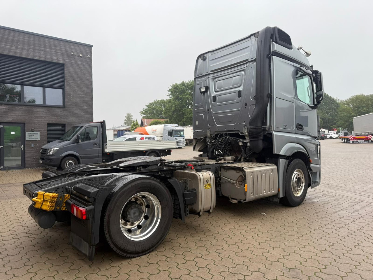 Mercedes-Benz Actros 1851 LS 4x2 Hydraulik Alu Felgen - Sattelzugmaschine: das Bild 4 Mercedes-Benz Actros 1851 LS 4x2 Hydraulik Alu Felgen - Sattelzugmaschine: das Bild 4