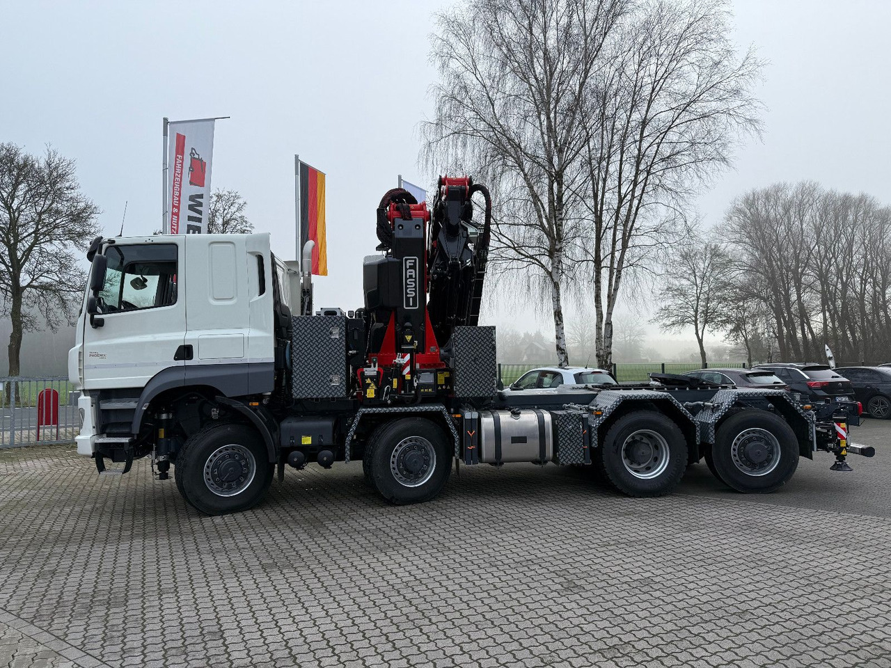 Tatra 41.500 8x8 Phoenix Fassi F710 Kran - Pritsche LKW, Autokran: das Bild 2 Tatra 41.500 8x8 Phoenix Fassi F710 Kran - Pritsche LKW, Autokran: das Bild 2
