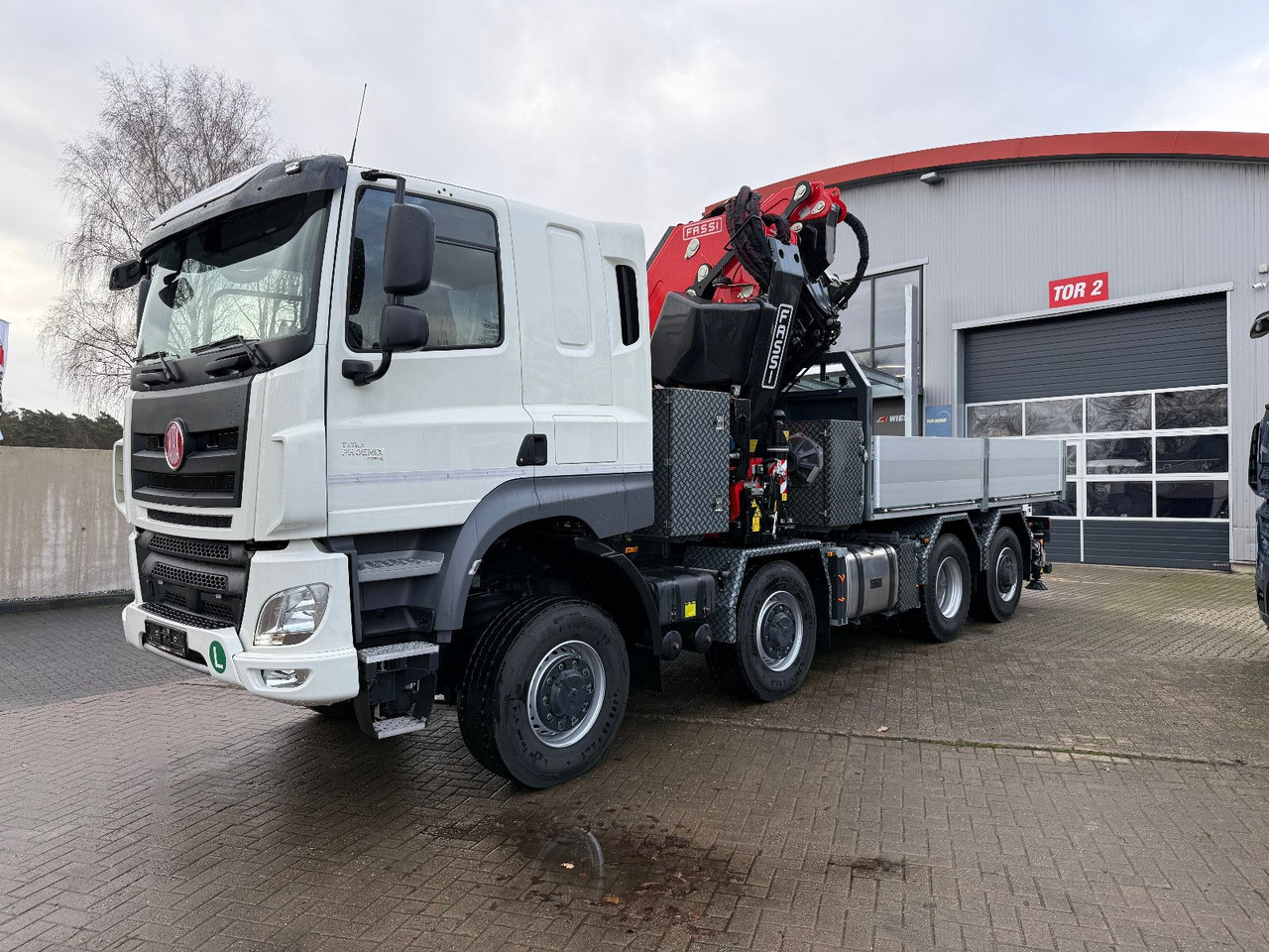 Tatra 41.500 8x8 Phoenix Fassi F710 Kran - Pritsche LKW, Autokran: das Bild 1 Tatra 41.500 8x8 Phoenix Fassi F710 Kran - Pritsche LKW, Autokran: das Bild 1