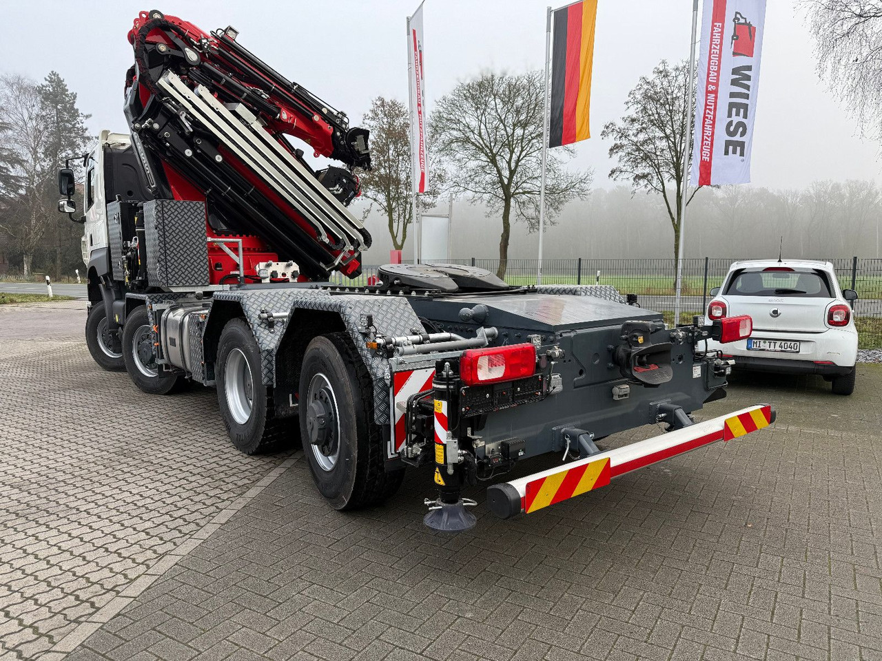 Tatra 41.500 8x8 Phoenix Fassi F710 Kran - Pritsche LKW, Autokran: das Bild 1 Tatra 41.500 8x8 Phoenix Fassi F710 Kran - Pritsche LKW, Autokran: das Bild 1